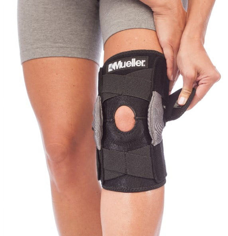 Mueller Adjustable Hinged Knee Brace, Black, One Size Fits Most